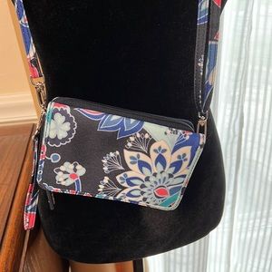 Era Bradley crossbody wallet